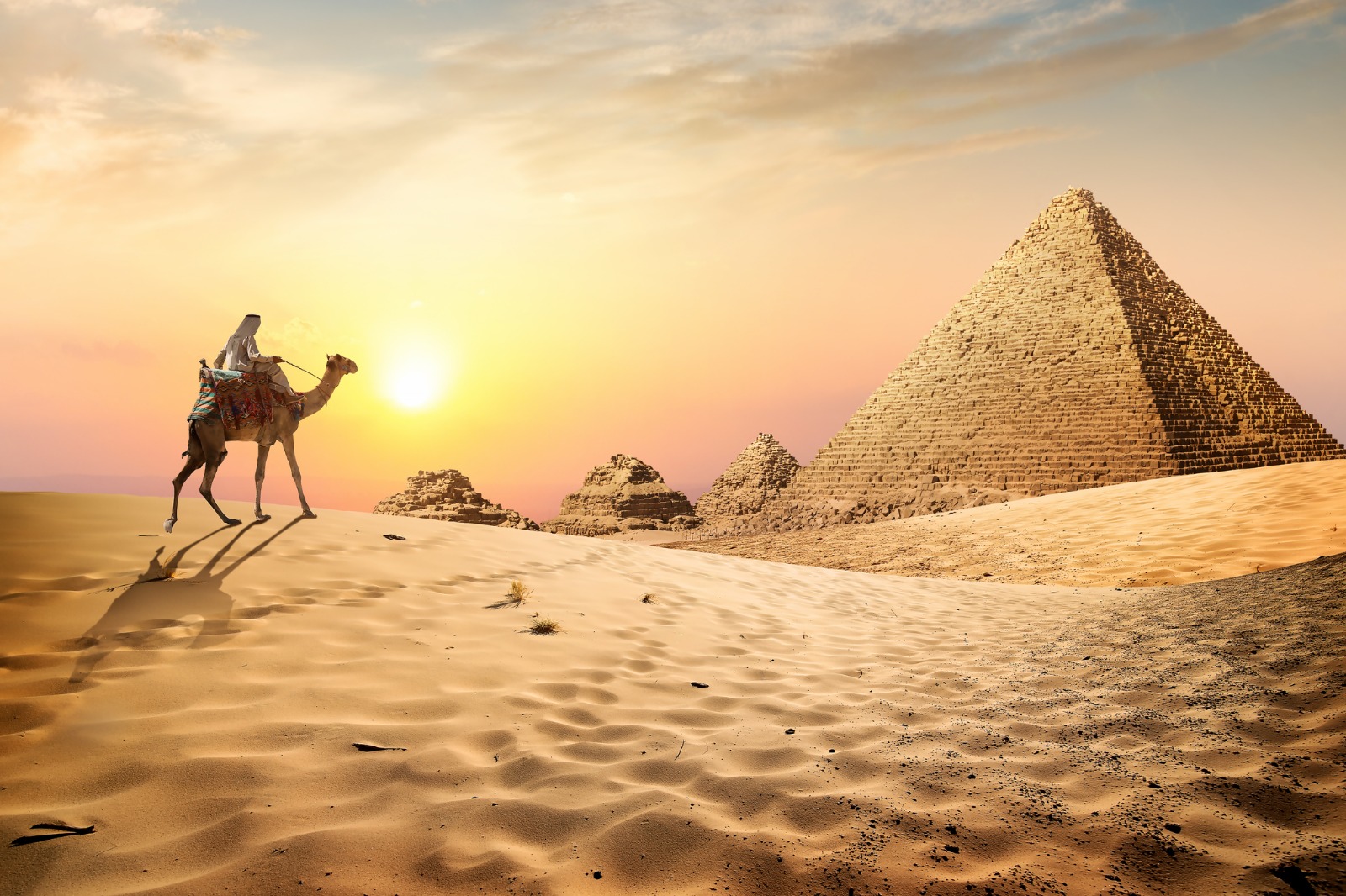 Timeless Egypt: Pharaohs, Pyramids, Hurghada and a Unique Overnight Train Experience