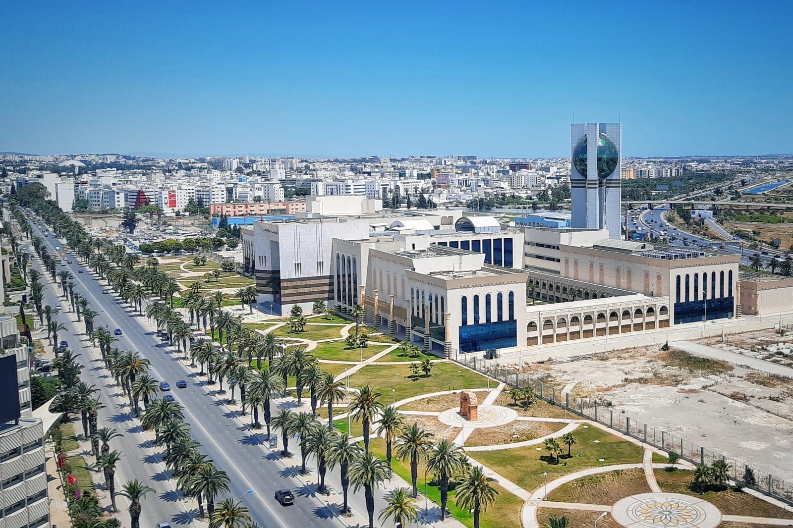 Arrive in Tunis