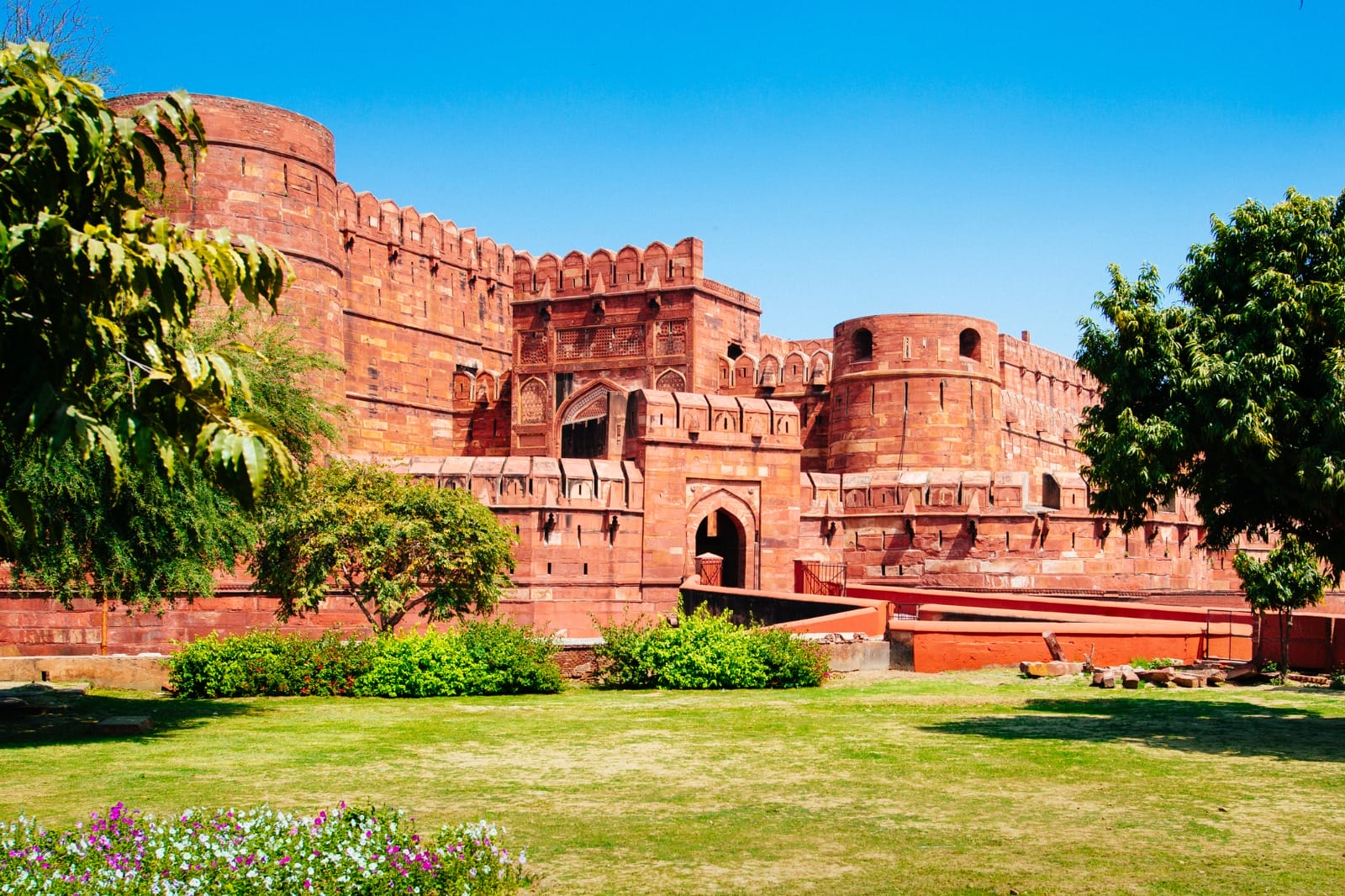 Delhi to Agra