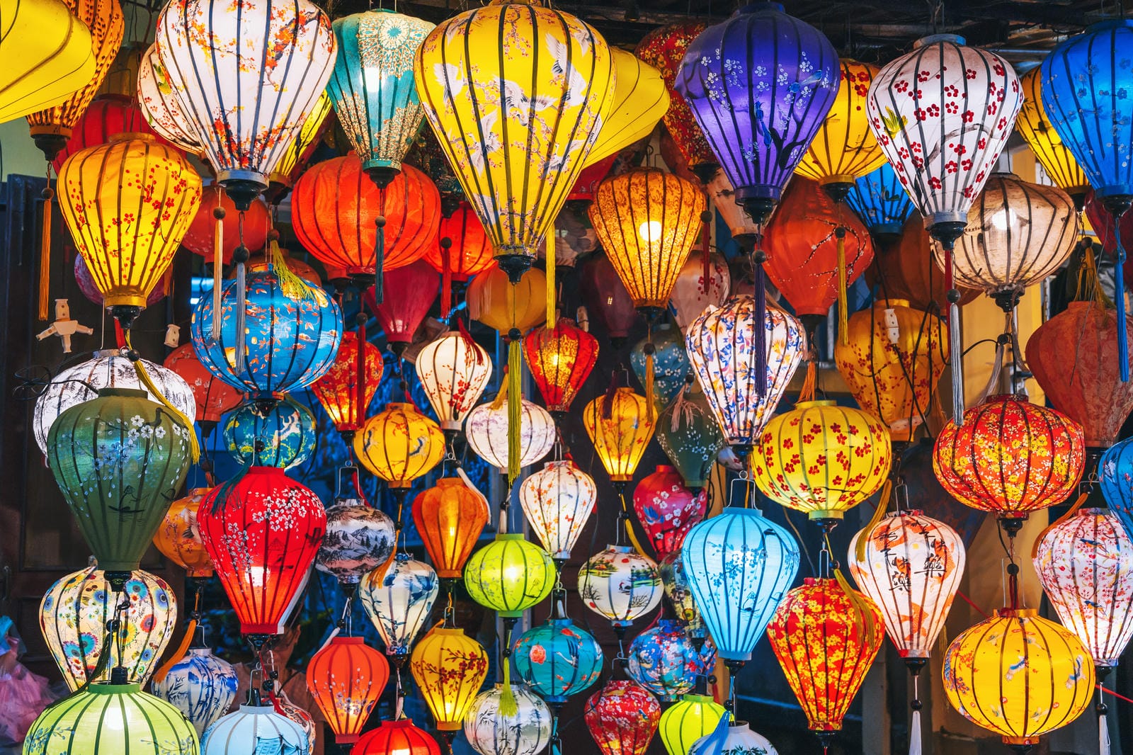 Soul of Vietnam: Imperial Hue, Coastal Hoi An & Saigon Streets