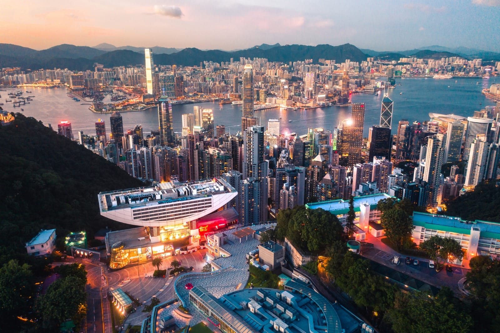 Hong Kong Wonders Unlocked: Hong Kong Your Way