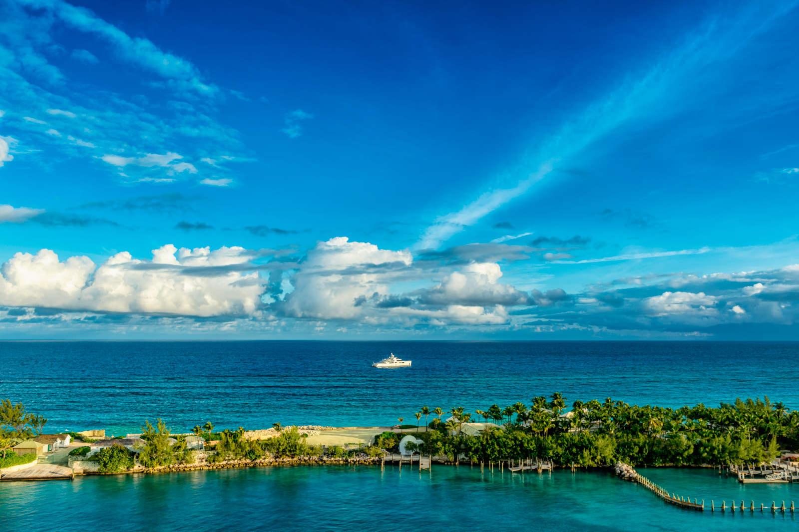 Tropical Gateway: Nassau Your Way