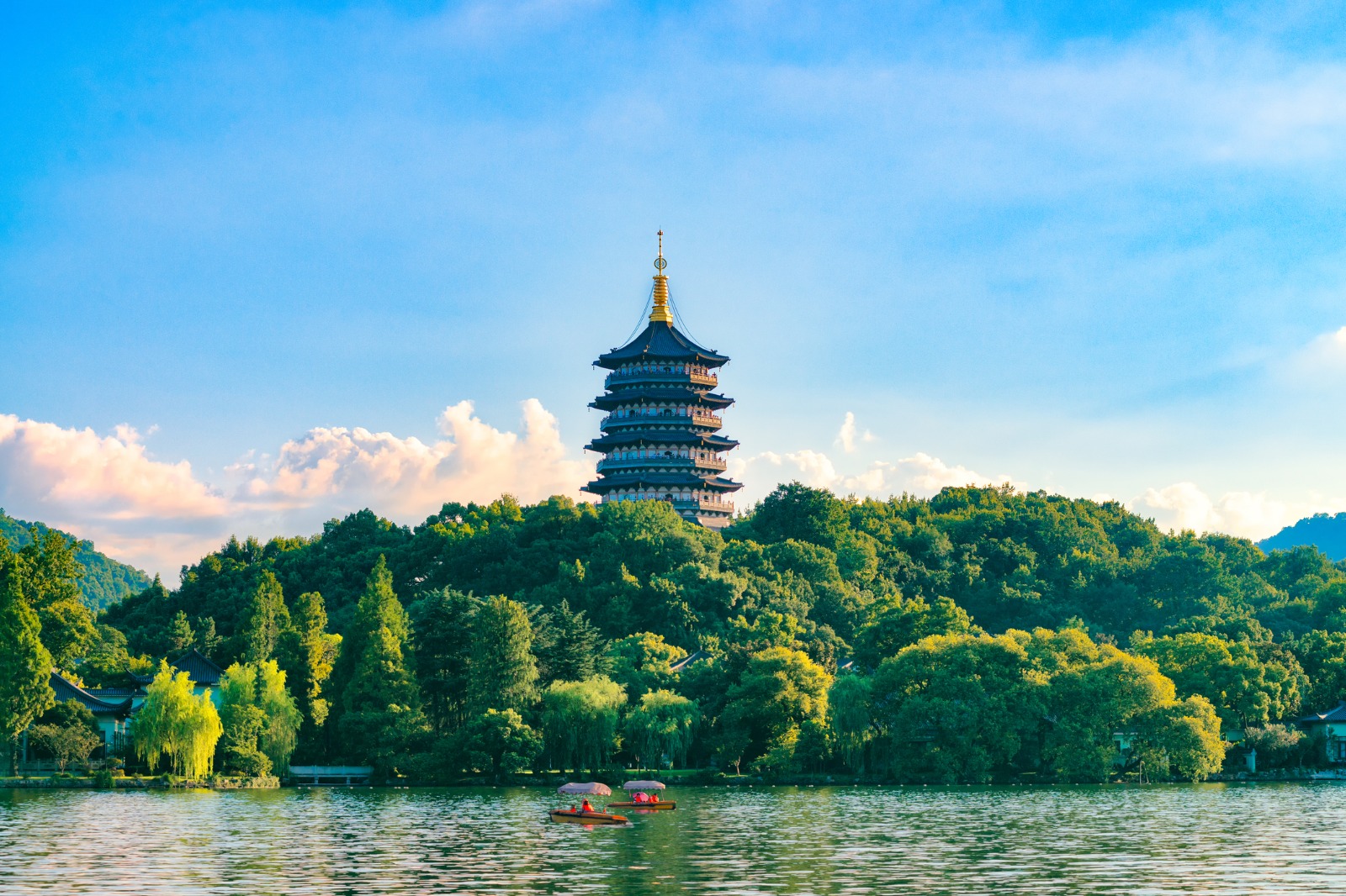 Summer Wonders of China: From Beijing to Hangzhou Lakes & Suzhou Canals