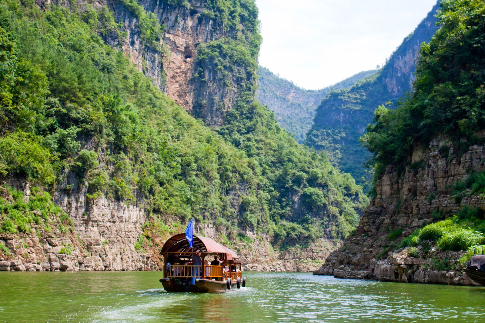 Unfold Japan & China Marvels: Tokyo to Shanghai and the Yangtze Cruise