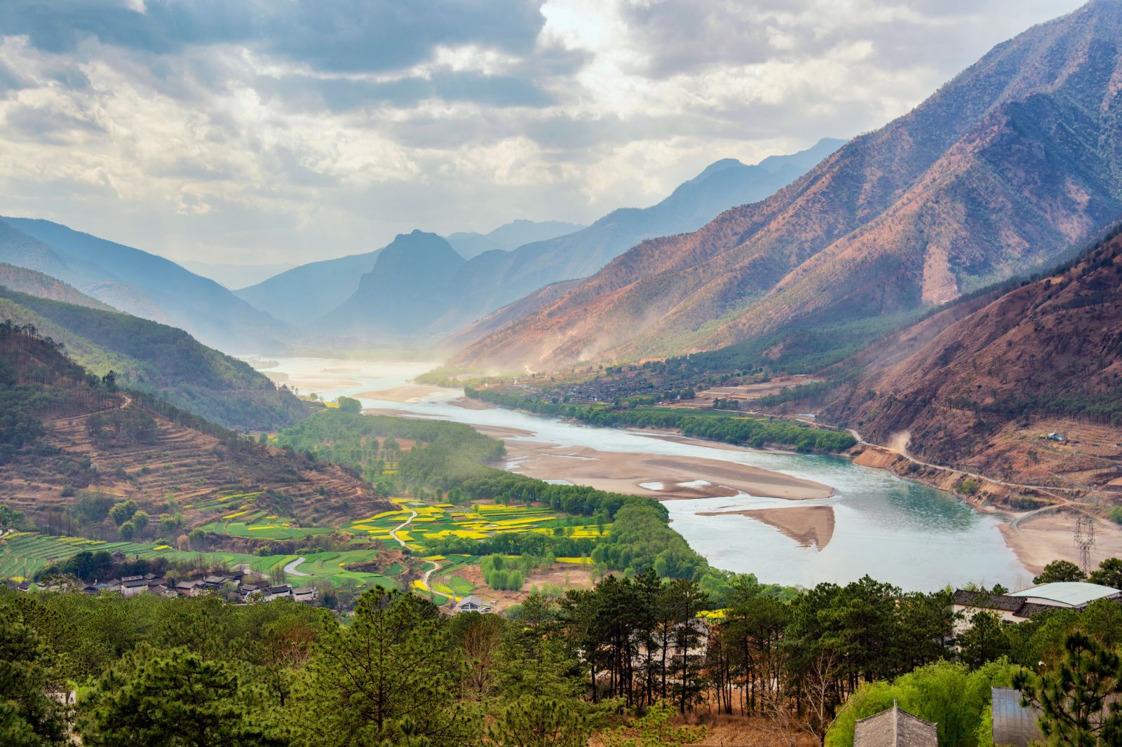 Unfold Japan & China Marvels: Mount Fuji, Yangtze River, and Xi’an Wonder