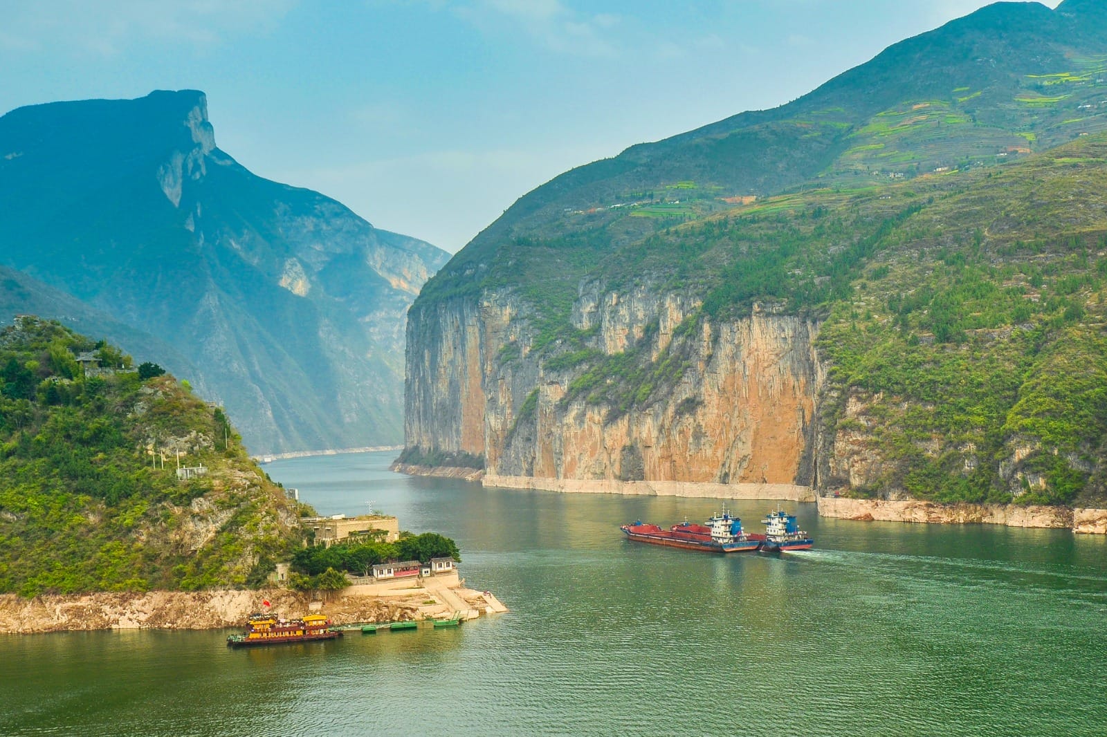 Yangtze River Cruise (Fengdu Ghost City or Shibaozhai)