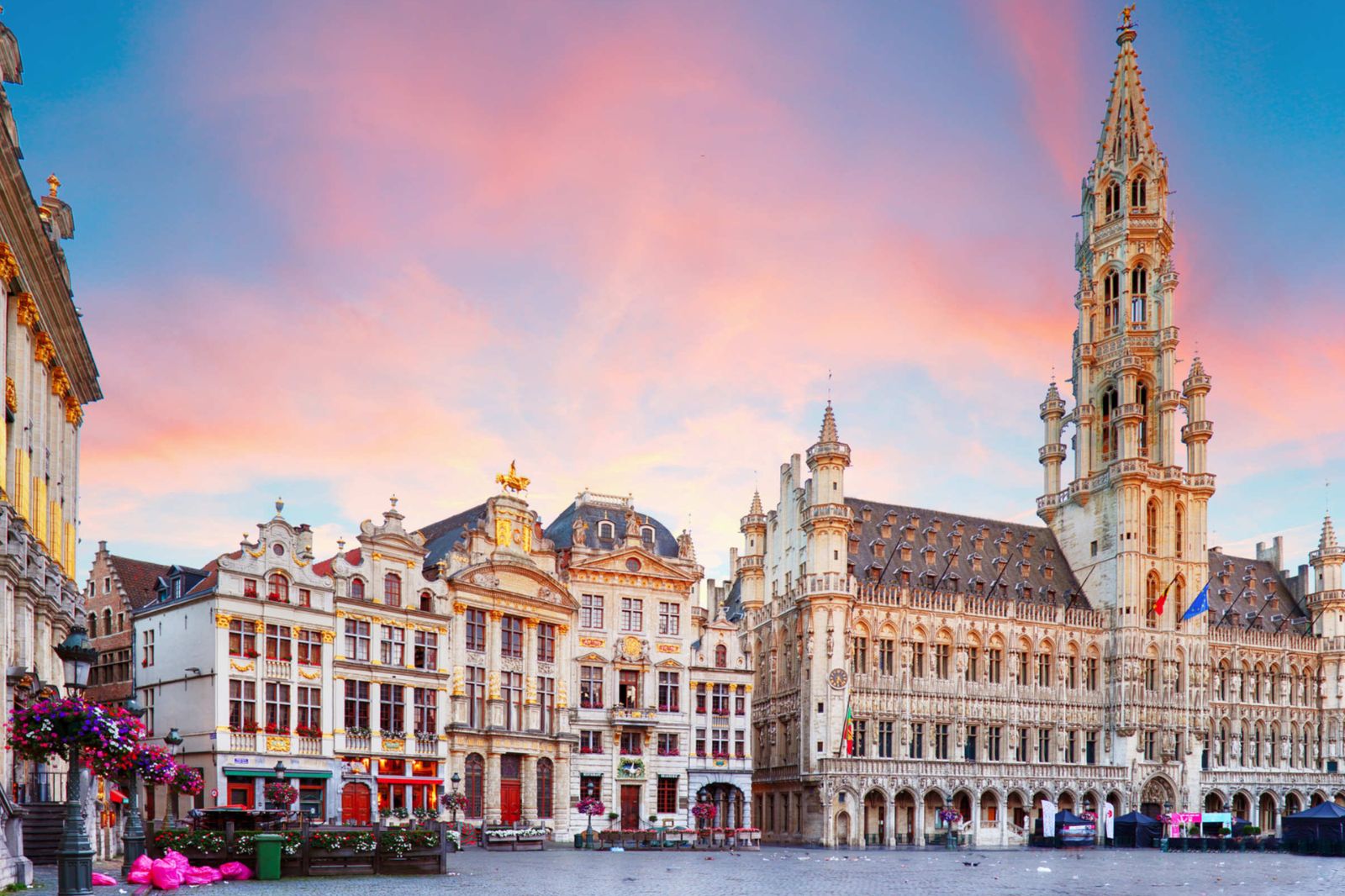 Discover Belgium & Paris: Brussels Charm & Parisian Glamour