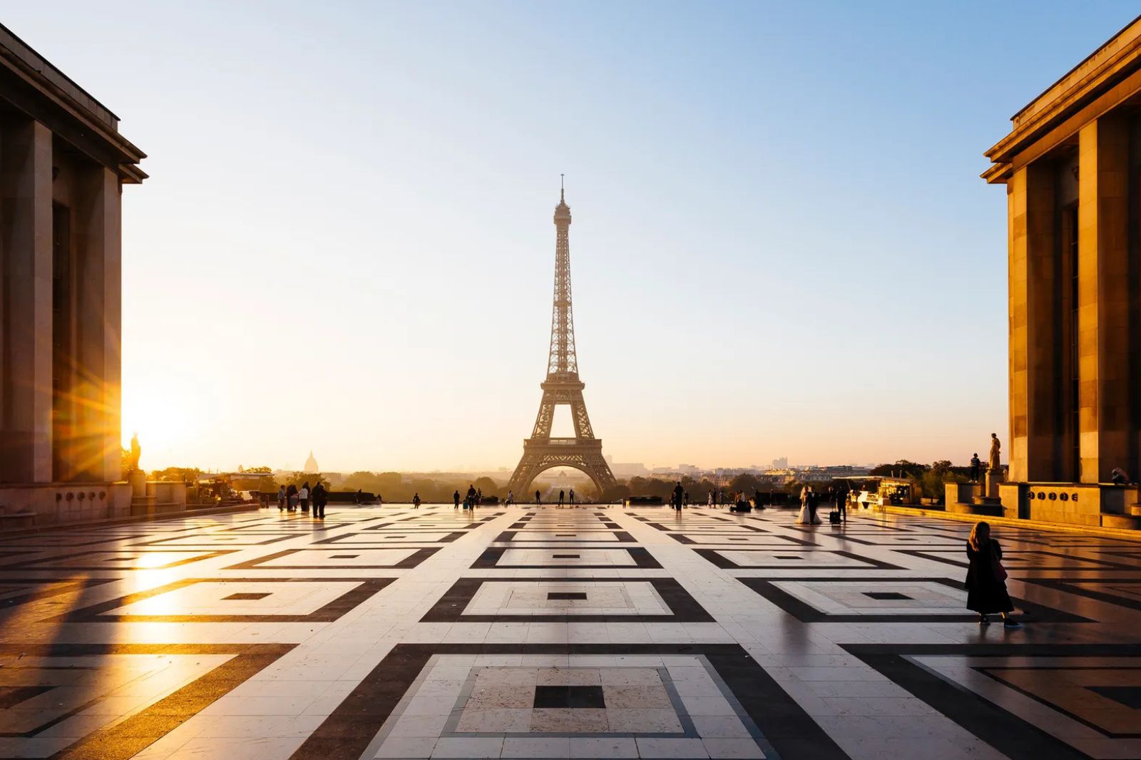 Discover Paris: Romance, Culture & Iconic Sights