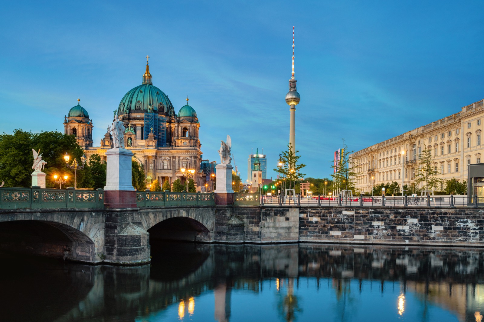 Amsterdam to Hamelin to Berlin