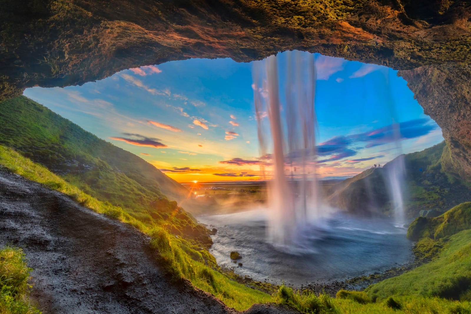 Iceland’s Arctic Grace: Iceland’s Ultimate Ice Adventure
