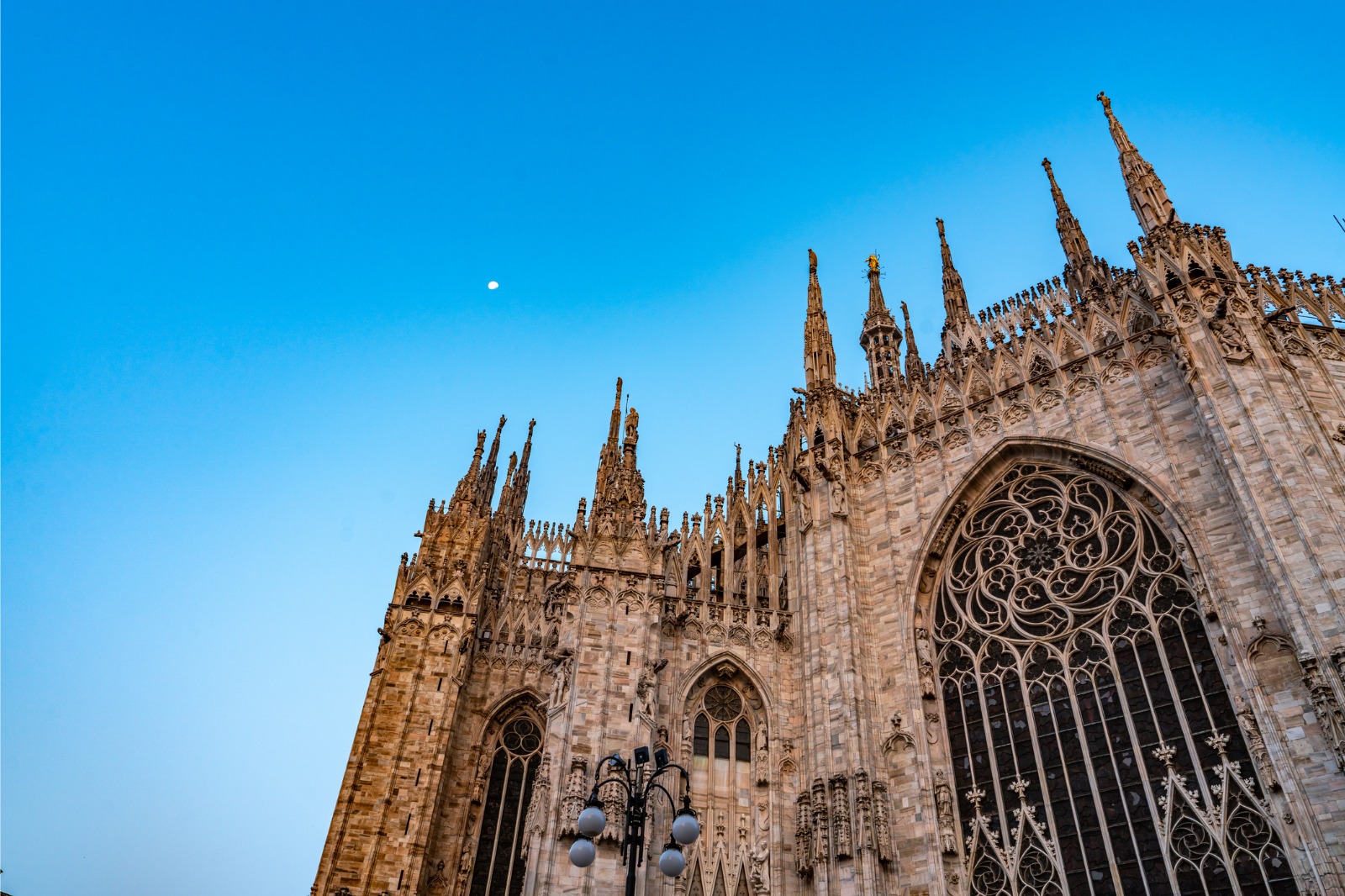 Experience Southern Europe: Discover Milan