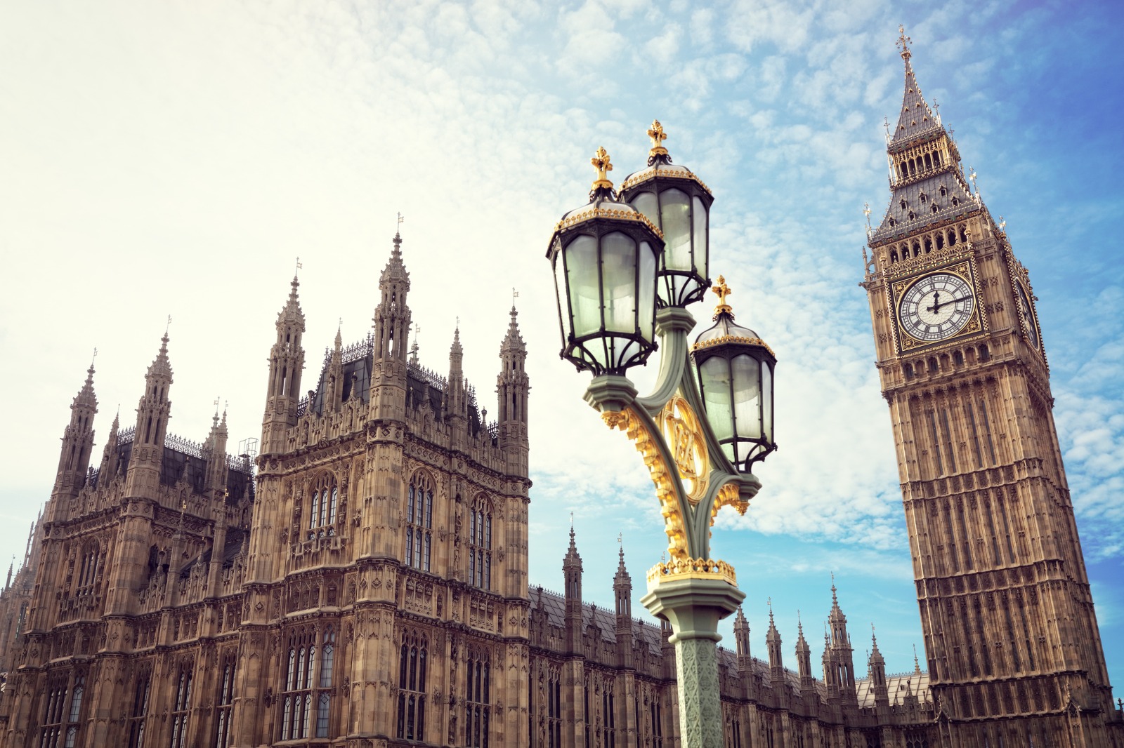 Britain Uncovered: London to Edinburgh Adventure