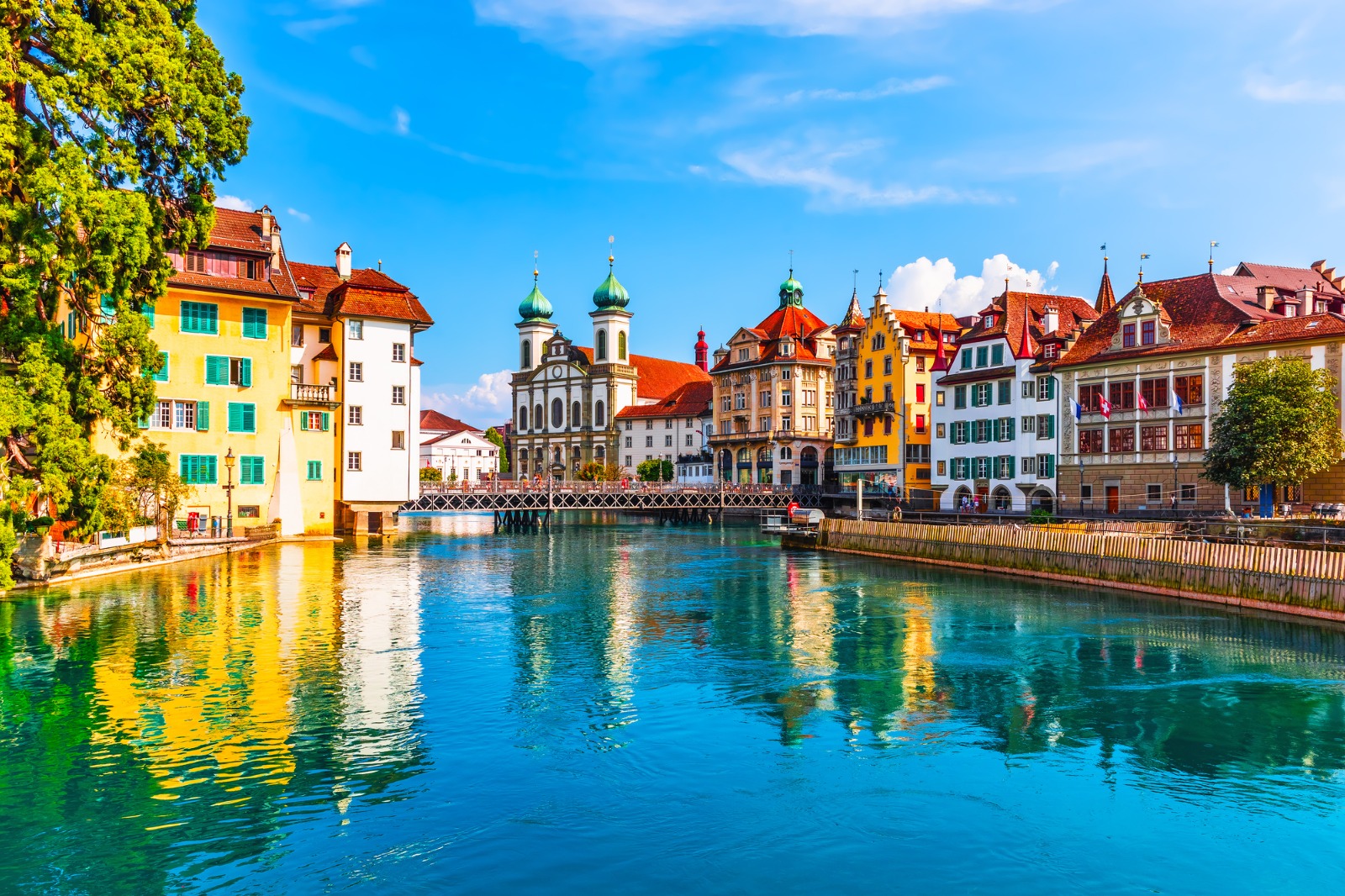 Swiss Wonders: Explore Zurich, Lucerne, and Geneva
