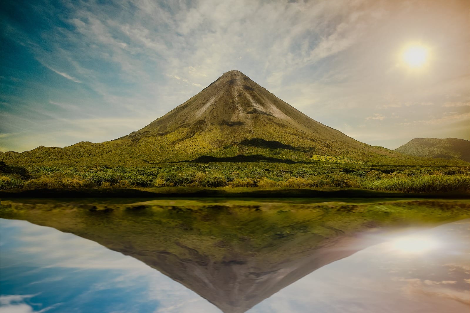 Costa Rica Discovery: Volcanoes, Tropical & Beaches