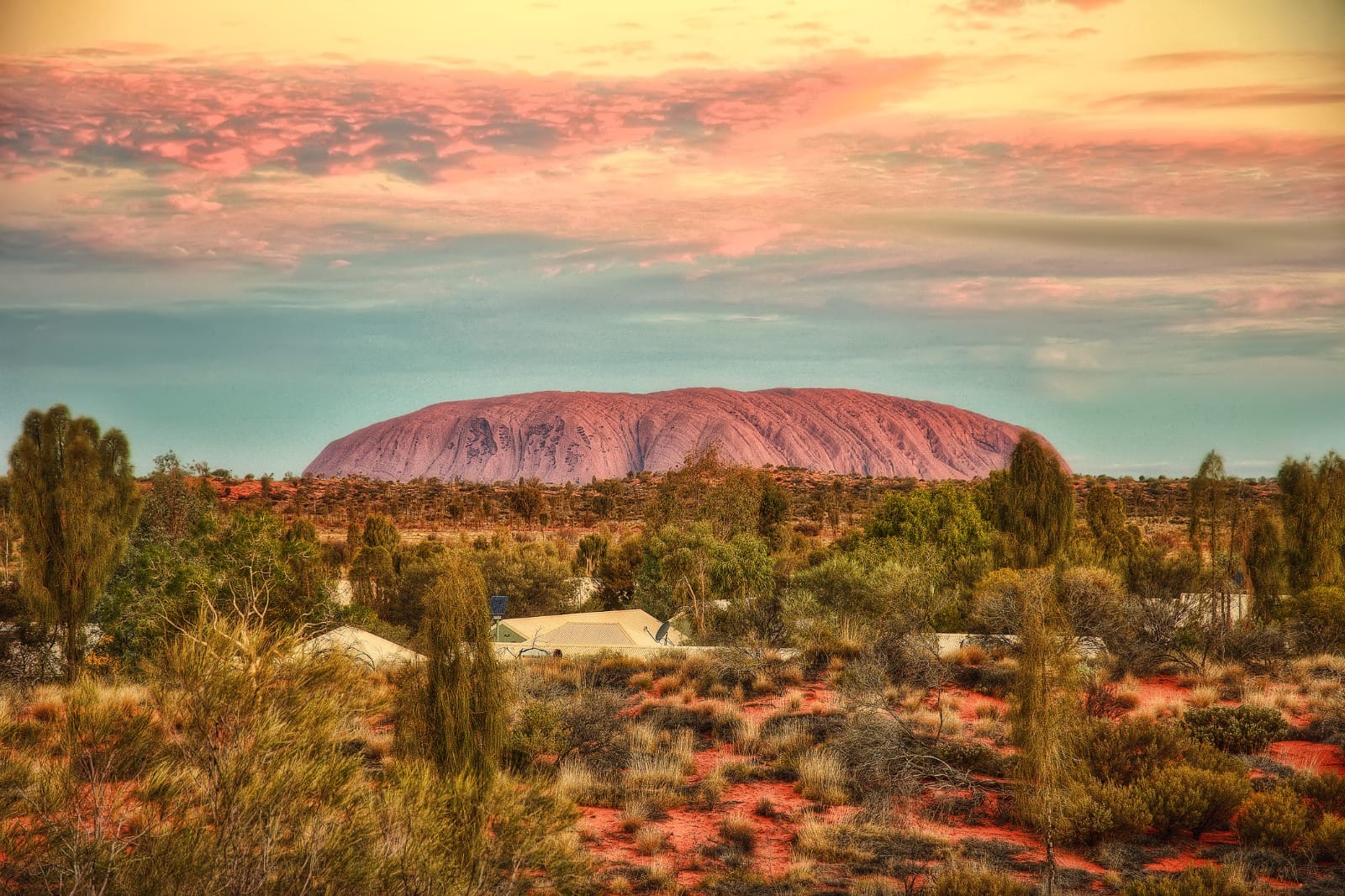 Aussie Adventure: Urban Lights, Reefs & Uluru